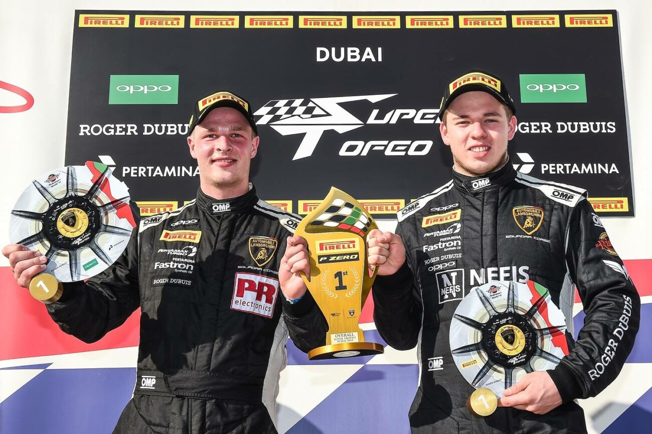 Frederik Schandorff (venstre) og Timur Boguslavskiy løb med de største pokaler i Dubai. Foto: Lamborghini Super Trofeo