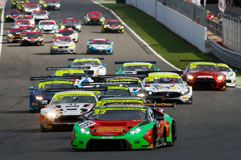 British GT får et rekordstort felt af biler til hele sæsonen - 38 i alt. Foto: British GT