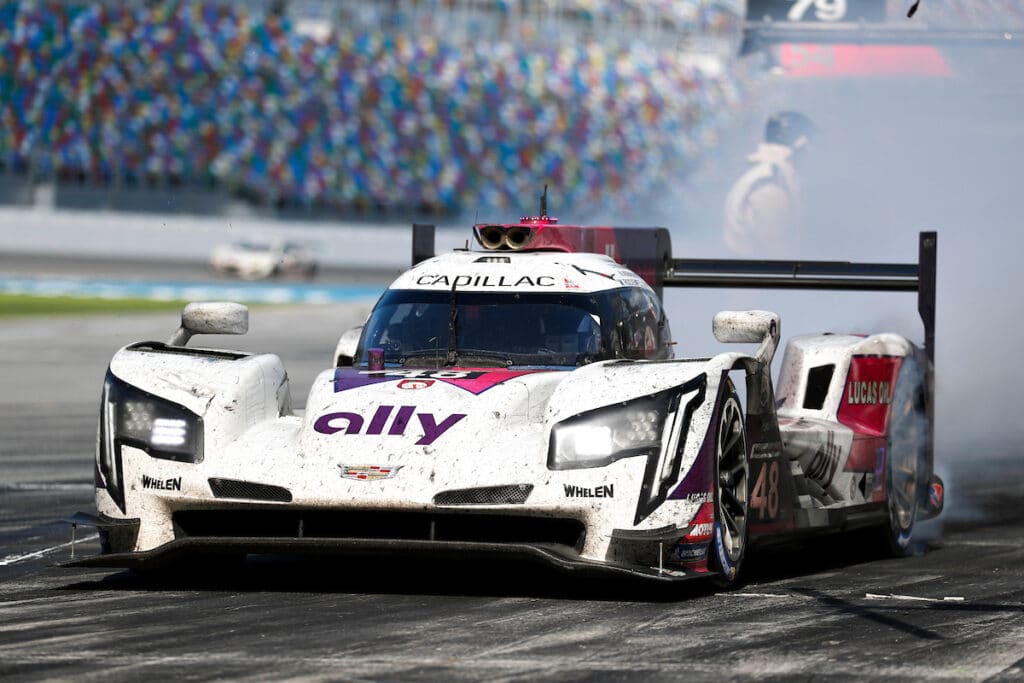 #48 Ally Cadillac Racing Cadillac DPi, GTD: Pit Stop, Jimmie Johnson, Kamui Kobayashi, Simon Pagenaud, Mike Rockenfeller