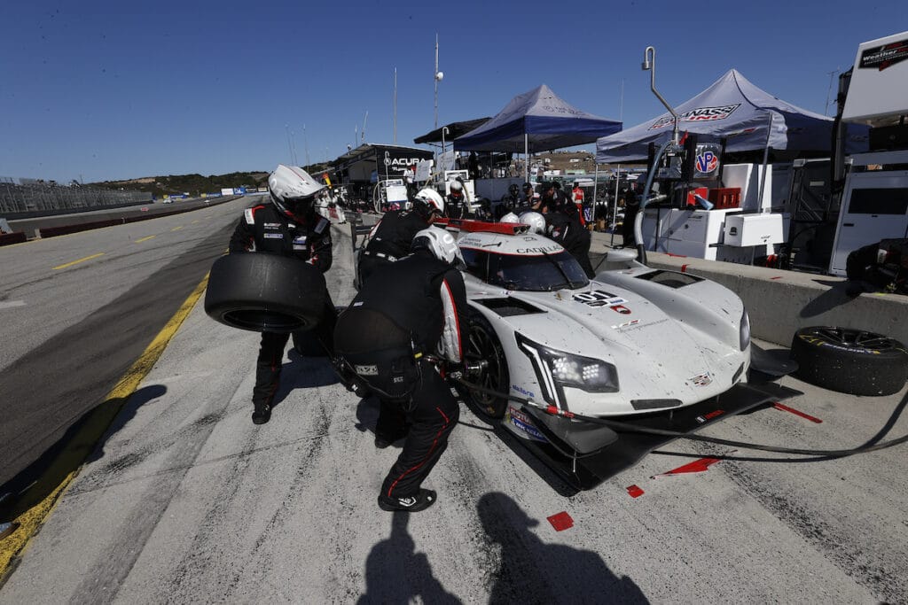 #01: Cadillac Chip Ganassi Racing Cadillac DPi, DPi: Renger van der Zande, Kevin Magnussen, pit stop