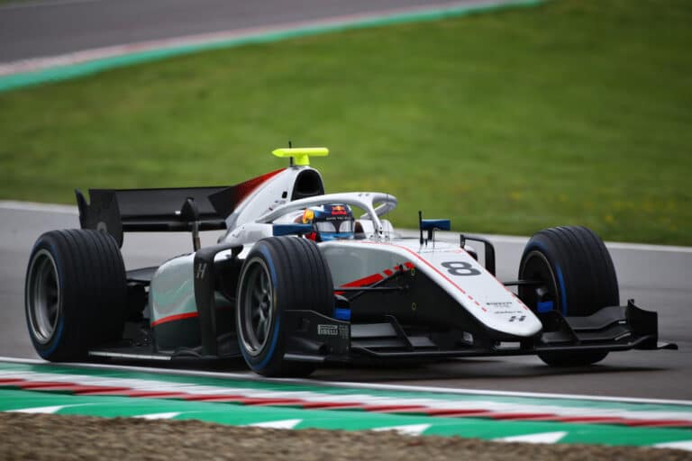 Det blev ikke dagen for estiske Juri Vips, som udgik efter en kørerfejl midt i løbet. Foto: Joe Portlock - Formula 1/Formula Motorsport Limited via Getty Images