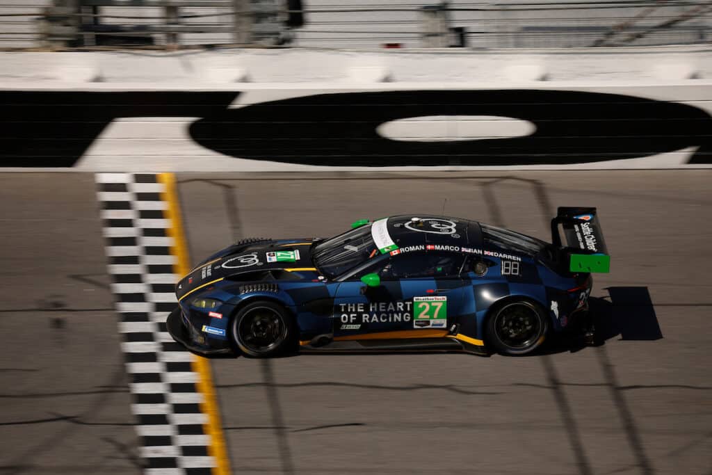 #27: Heart of Racing Team, Aston Martin Vantage GT3, GTD: Roman De Angelis, Marco Sorensen, Ian James, Darren Turner