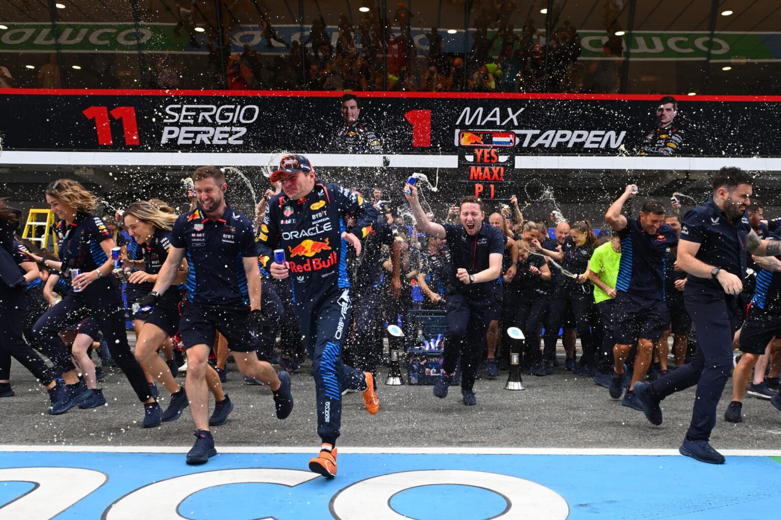 BARCELONA, SPAIN - JUNE 23: Race winner Max Verstappen of the Netherlands and Oracle Red Bull Racing and the Oracle Red Bull Racing team celebrate in the Pitlane after the F1 Grand Prix of Spain at Circuit de Barcelona-Catalunya on June 23, 2024 in Barcelona, Spain. (Photo by Rudy Carezzevoli/Getty Images) // Getty Images / Red Bull Content Pool // SI202406230320 // Usage for editorial use only //