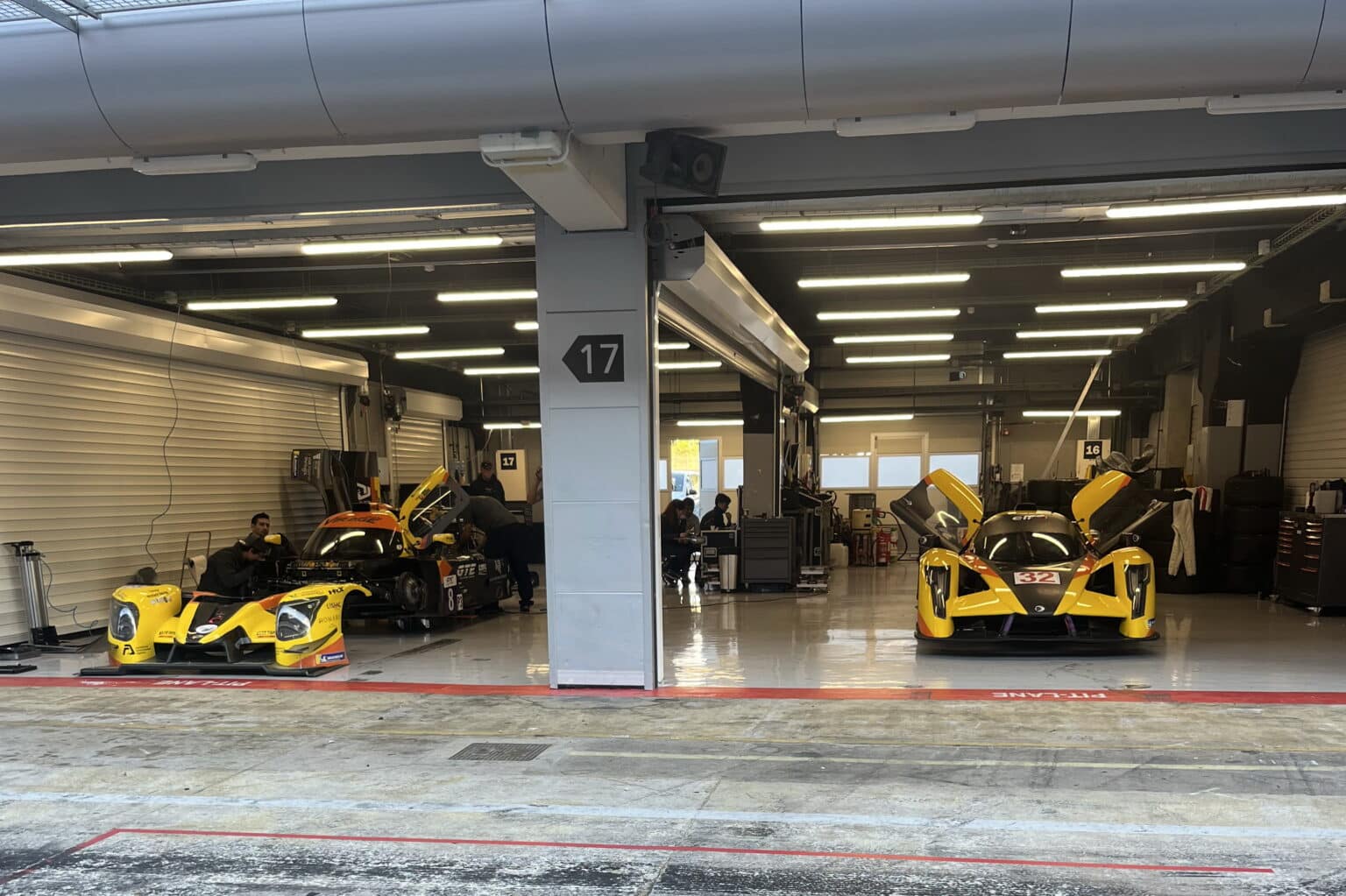 Torsdag-og-fredag-skal-Mikkel-Gaarde-Pedersen-koere-loeb-i-en-LMP4-prototype.jpg