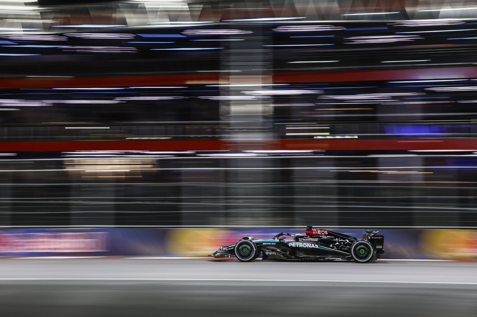 Formel 1 - Mercedes-AMG PETRONAS F1 Team, Großer Preis von Las Vegas 2024. George Russell 

Formula One - Mercedes-AMG PETRONAS F1 Team, Las Vegas GP 2024. George Russell
