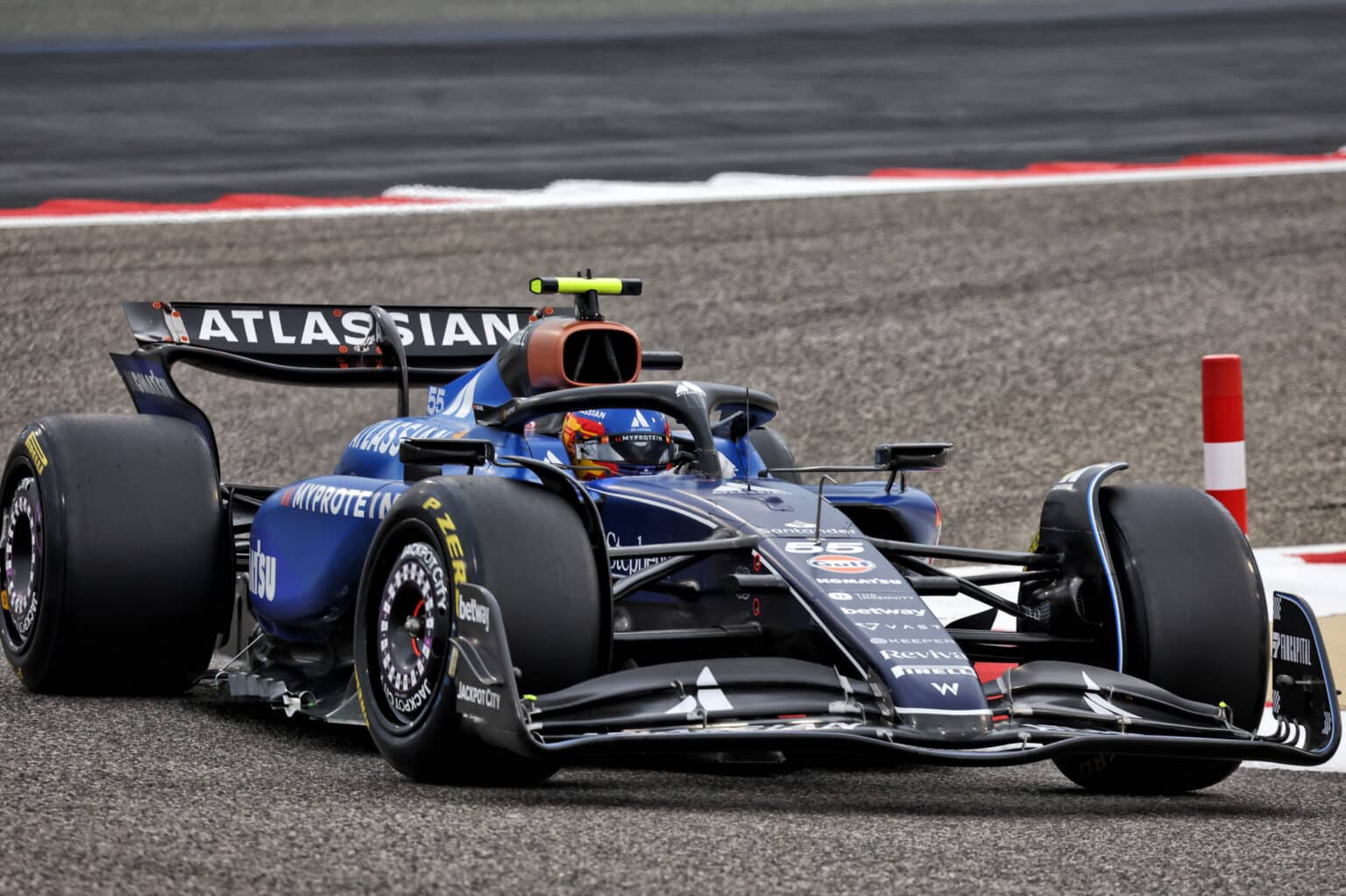 Carlos Sainz (ESP) Atlassian Williams Racing FW46.
27.02.2025. Formula 1 Testing, Sakhir, Bahrain, Day Two. Foto: Atlassian Williams Racing