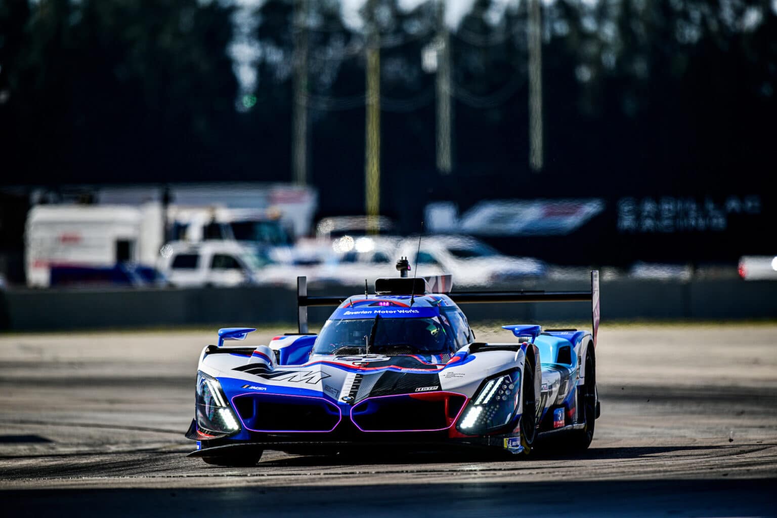 #24: BMW M Team RLL, BMW M Hybrid V8, GTP: Philipp Eng, Dries Vanthoor, Kevin Magnussen. Foto: IMSA/Brandon Badraoui