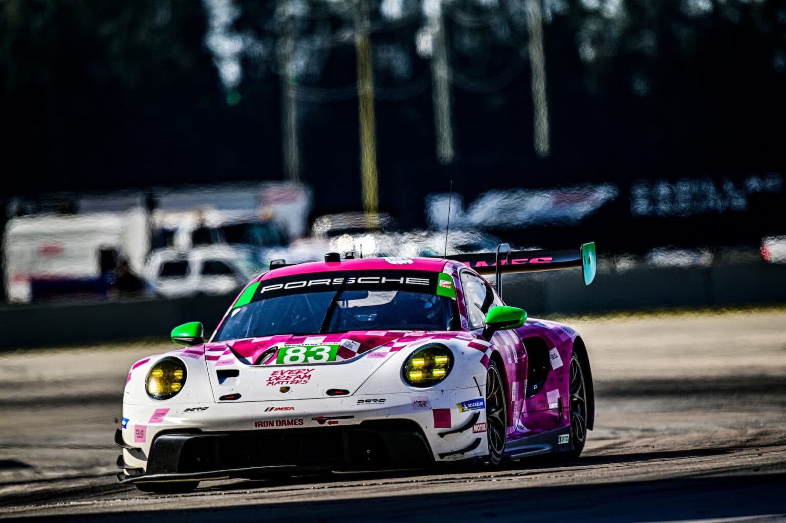 #83: Iron Dames, Porsche 911 GT3 R (992), GTD: Sarah Bovy, Rahel Frey, Michelle Gatting. Foto: IMSA/Brandon Badraoui