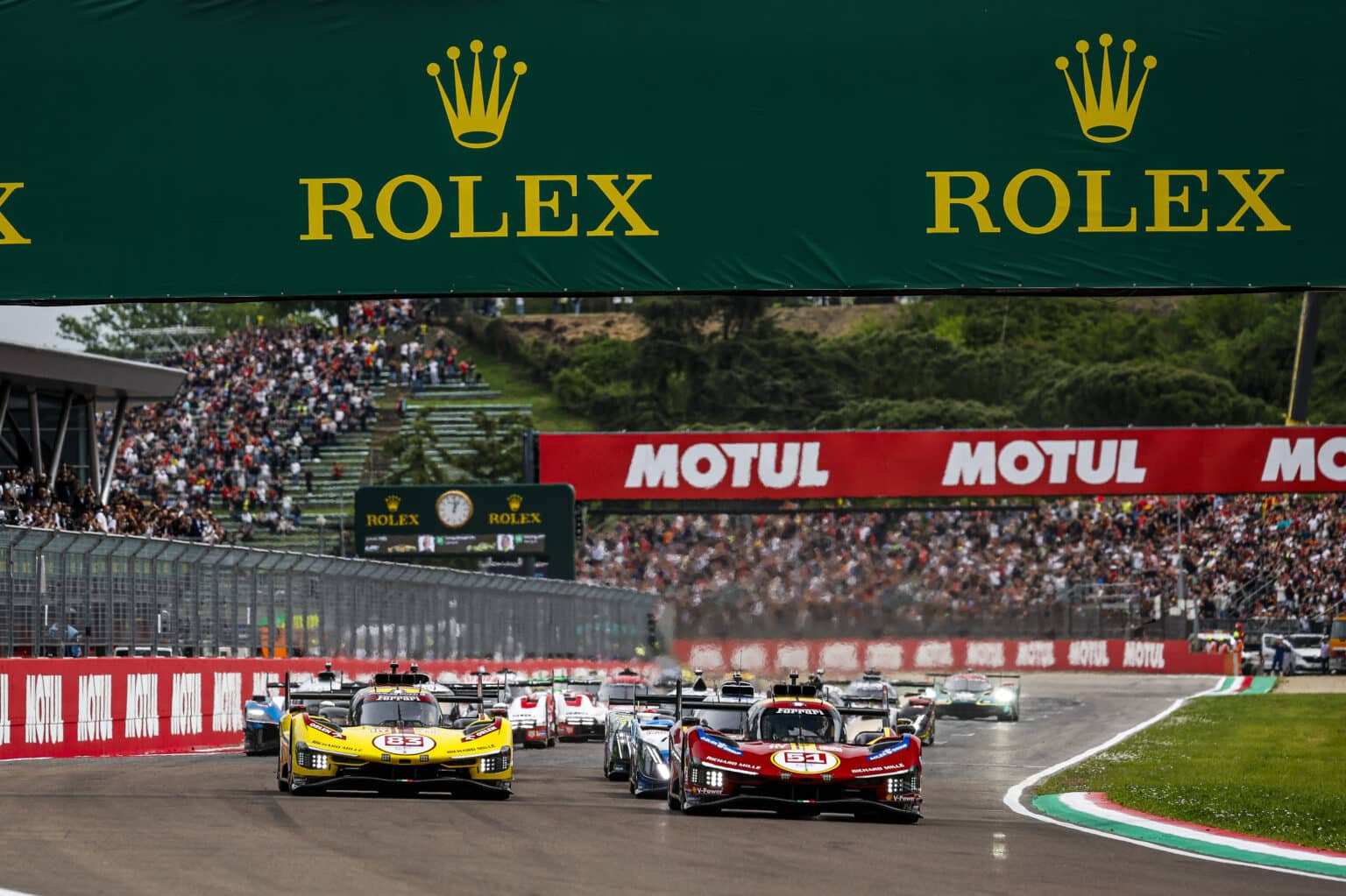 Start of the race, 51 CALADO James (gbr), GIOVINAZZI Antonio (ita), PIER GUIDI Alessandro (ita), Ferrari AF Corse, Ferrari 499P #51, Hypercar, 83 HANSON Phil (gbr), KUBICA Robert (pol), YE Yifei (chn), AF Corse, Ferrari 499P #83, Hypercar, action during the 6 Hours of Imola 2025, 2nd round of the 2025 FIA World Endurance Championship, from April 18 to 20, 2025 on the Autodromo Internazionale Enzo e Dino Ferrari in Imola, Italy - Photo Julien Delfosse / DPPI