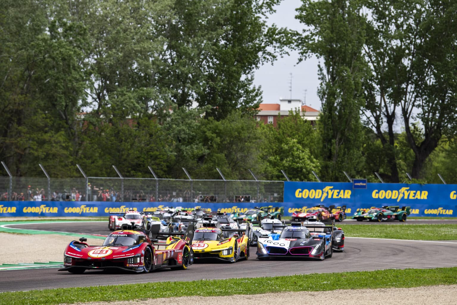 start of the race, depart, during the 6 Hours of Imola 2025, 2nd round of the 2025 FIA World Endurance Championship, from April 18 to 20, 2025 on the Autodromo Internazionale Enzo e Dino Ferrari in Imola, Italy - Photo Fabrizio Boldoni / DPPI