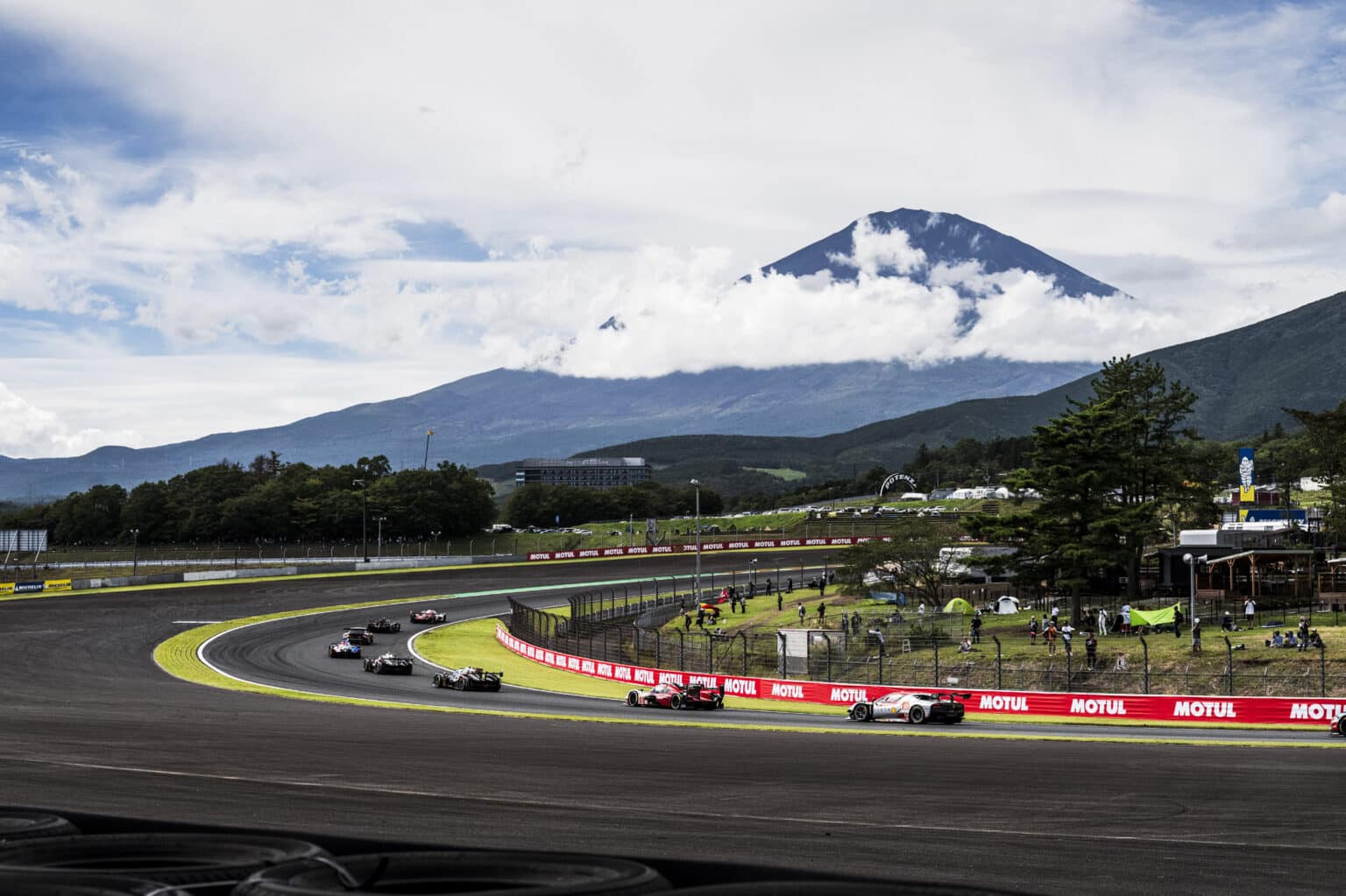55 HERIAU François (fra), MANN Simon (usa), ROVERA Alessio (ita), Vista AF Corse, Ferrari 296 GT3 #55, LM GT3, 05 CAMPBELL Matt (aus), CHRISTENSEN Michael (dnk), MAKOWIECKI Frédéric (fra), Porsche Penske Motorsport, Porsche 963 #05, Hypercar, action during the 2024 6 Hours of Fuji, 7th round of the 2024 FIA World Endurance Championship, from September 13 to 15, 2024 on the Fuji Speedway in Oyama, Shizuoka, Japan - Photo Charly Lopez / DPPI