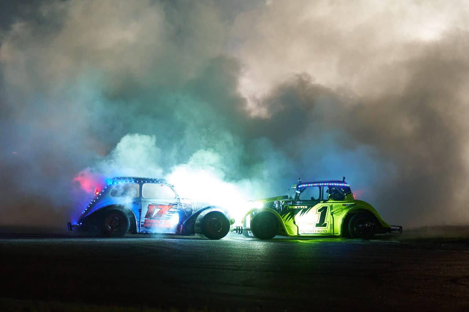 Der-er-garanti-for-afterparty-loerdag-naar-Legend-Car-koererne-er-paa-banen-foto-Stumpphoto.jpg