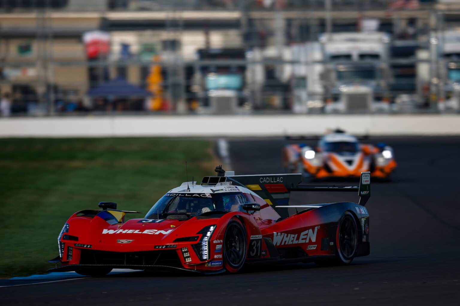 #31: Cadillac Whelen, Cadillac V-Series.R, GTP: Jack Aitken, Earl Bamber, Frederik Vesti. Foto: IMSA / Jake Galstad