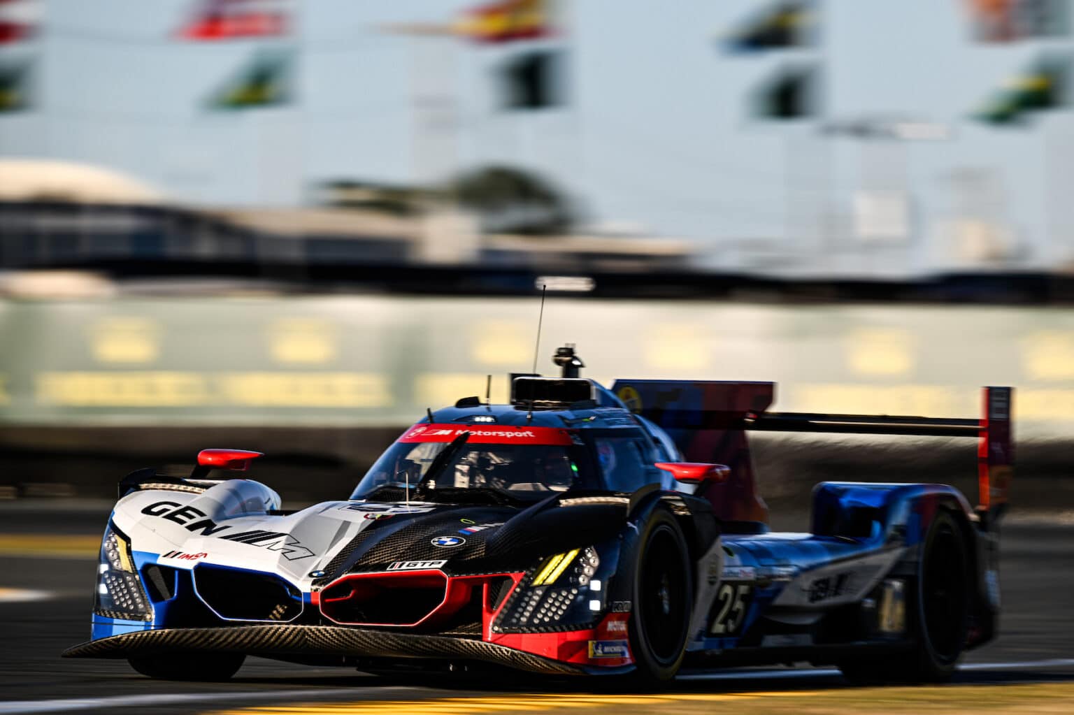 #25: BMW M Team WRT, BMW M Hybrid V8, GTP: Raffaele Marciello, Philipp Eng, Marco Wittmann, Kevin Magnussen