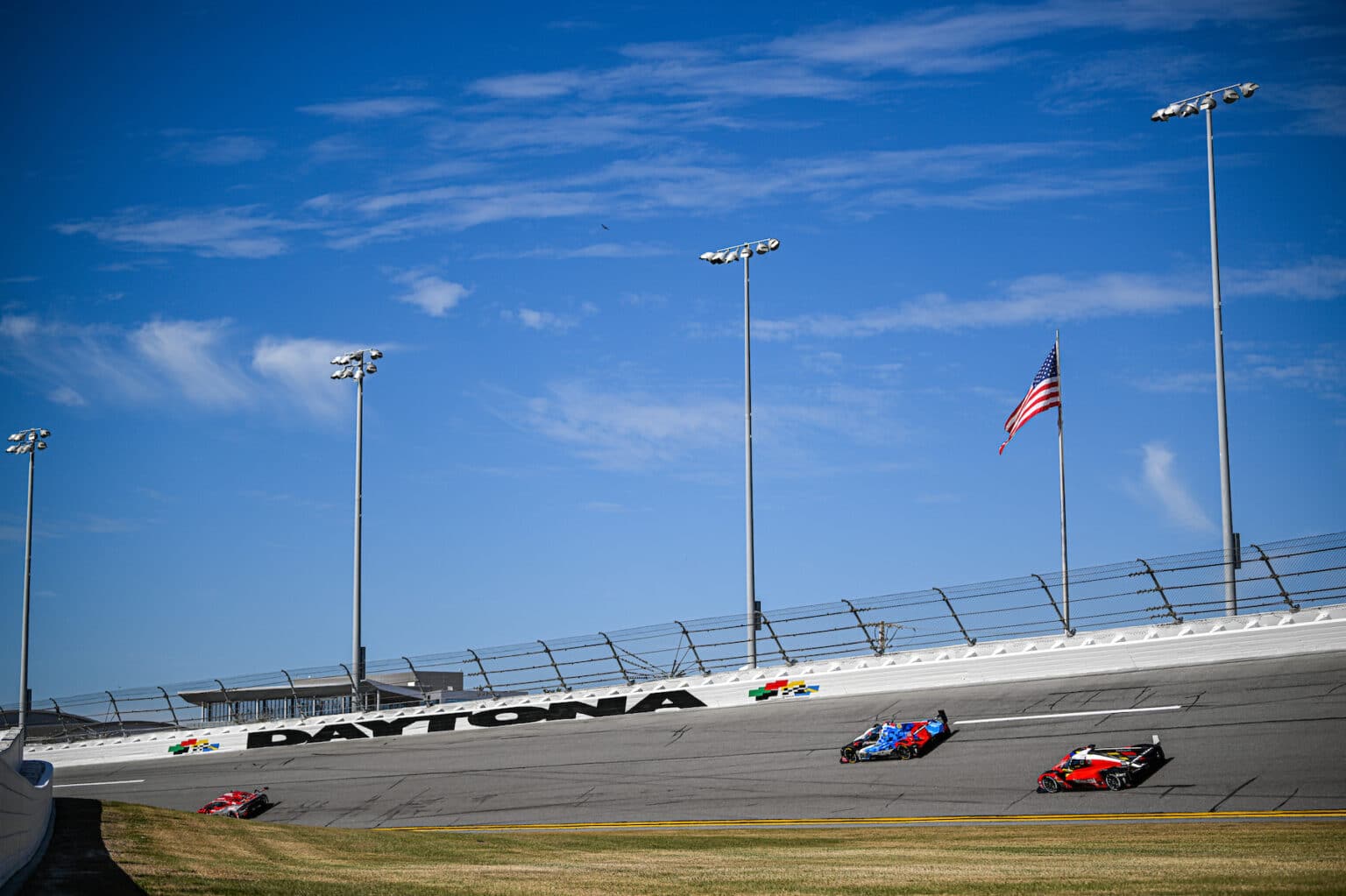 #25: BMW M Team WRT, BMW M Hybrid V8, GTP: Raffaele Marciello, Philipp Eng, Marco Wittmann, Kevin Magnussen, #31: Cadillac Whelen, Cadillac V-Series.R, GTP: Jack Aitken, Earl Bamber, Frederik Vesti, Connor Zilisch