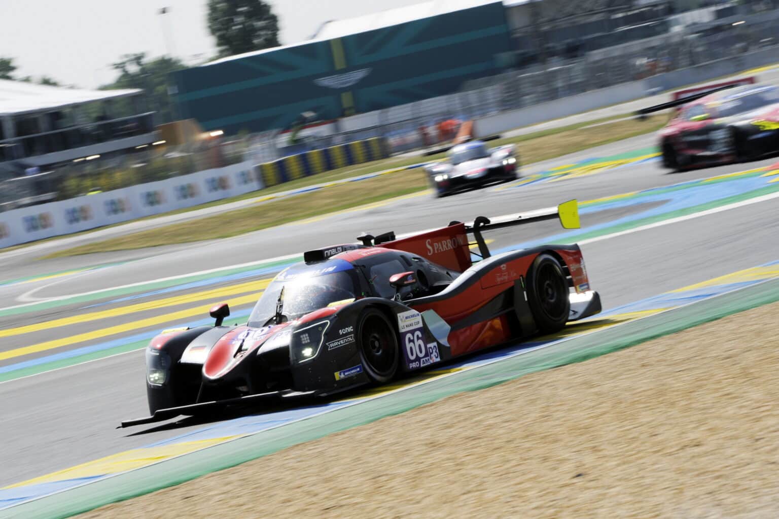 Sidste-aar-koerte-Mikkel-Gaarde-Pedersen-sit-foerste-loeb-for-Rinald-Racing-paa-Le-Mans-banen.jpg
