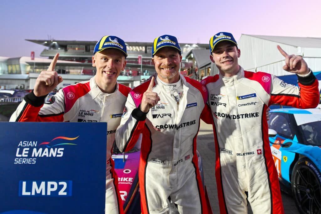 Malthe Jakobsen og Crowdstrike fejrer triumfen i Dubai.