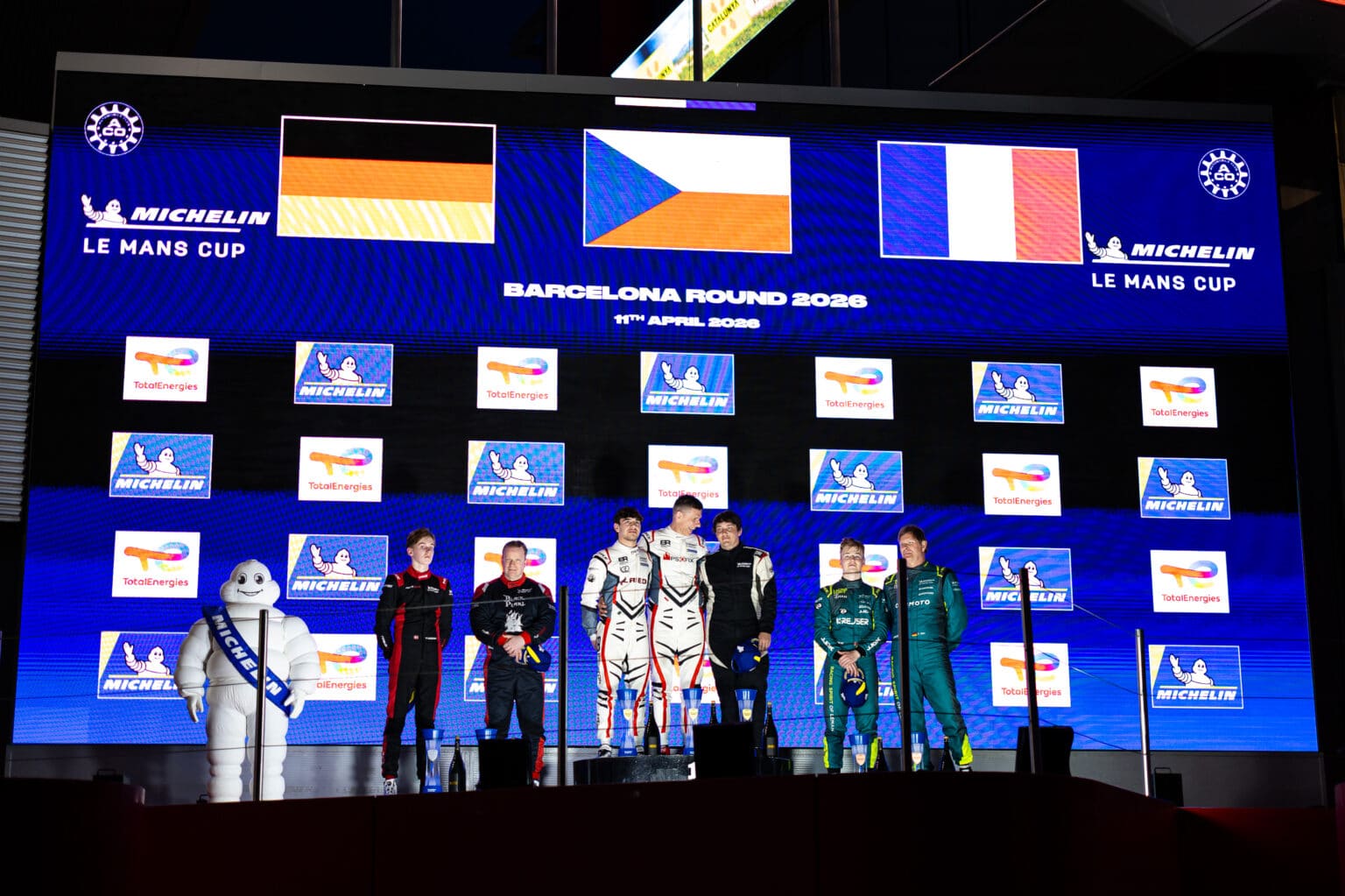 66, PARROW, Steve, (GER), PEDERSEN, Mikkel Gaarde, (DEN), RINALDI RACING, Ligier JS P325 - Toyota, #66, LMP3 PRO/AM, 62, ZIELONKA, Jacek, (POL), ROBINSON, Léo Sami, (ALG), BRETTON RACING, Ligier JS P325 - Toyota, #62, LMP3 PRO/AM, 24, GISY, Christian, (GER), KRISTENSEN, Oskar, (DEN), RACING SPIRIT OF LEMAN, Ligier JS P325 - Toyota, #24, LMP3 PRO/AM, portrait in the podium during the Barcelona Round, Round 1 of the 2026 Michelin Le Mans Cup, from April 9th to 11th on the Circuit de Barcelona-Catalunya in Montmelo, Barcelona, Spain - Photo Javier Jimenez / Michelin Le Mans Cup - FocusPackMedia