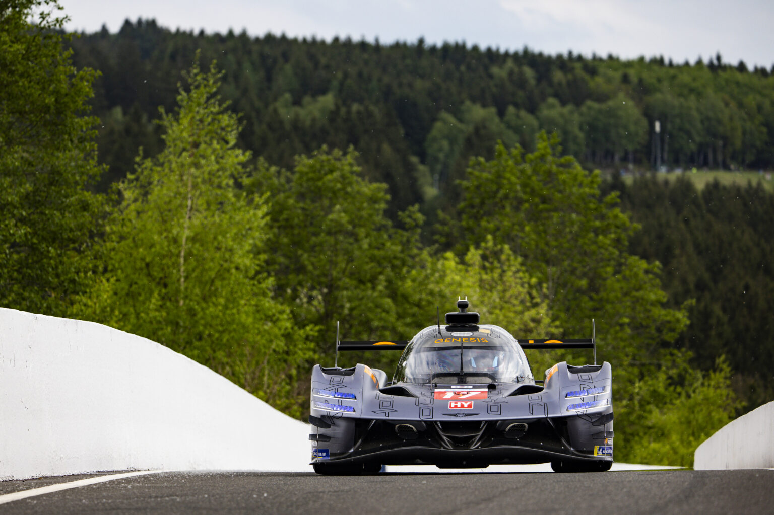 17 DERANI Pipo (bra), JAUBERT Mathys (fra), LOTTERER André (ger), Genesis Magma Racing, Genesis GMR-001 #17, Hypercar, action during the TotalEnergies 6 Hours of Spa-Francorchamps 2026, 2nd round of the 2026 FIA World Endurance Championship, from May 7 to 9, 2026 on the Circuit de Spa-Francorchamps in Stavelot, Belgium - Photo Julien Delfosse / DPPI