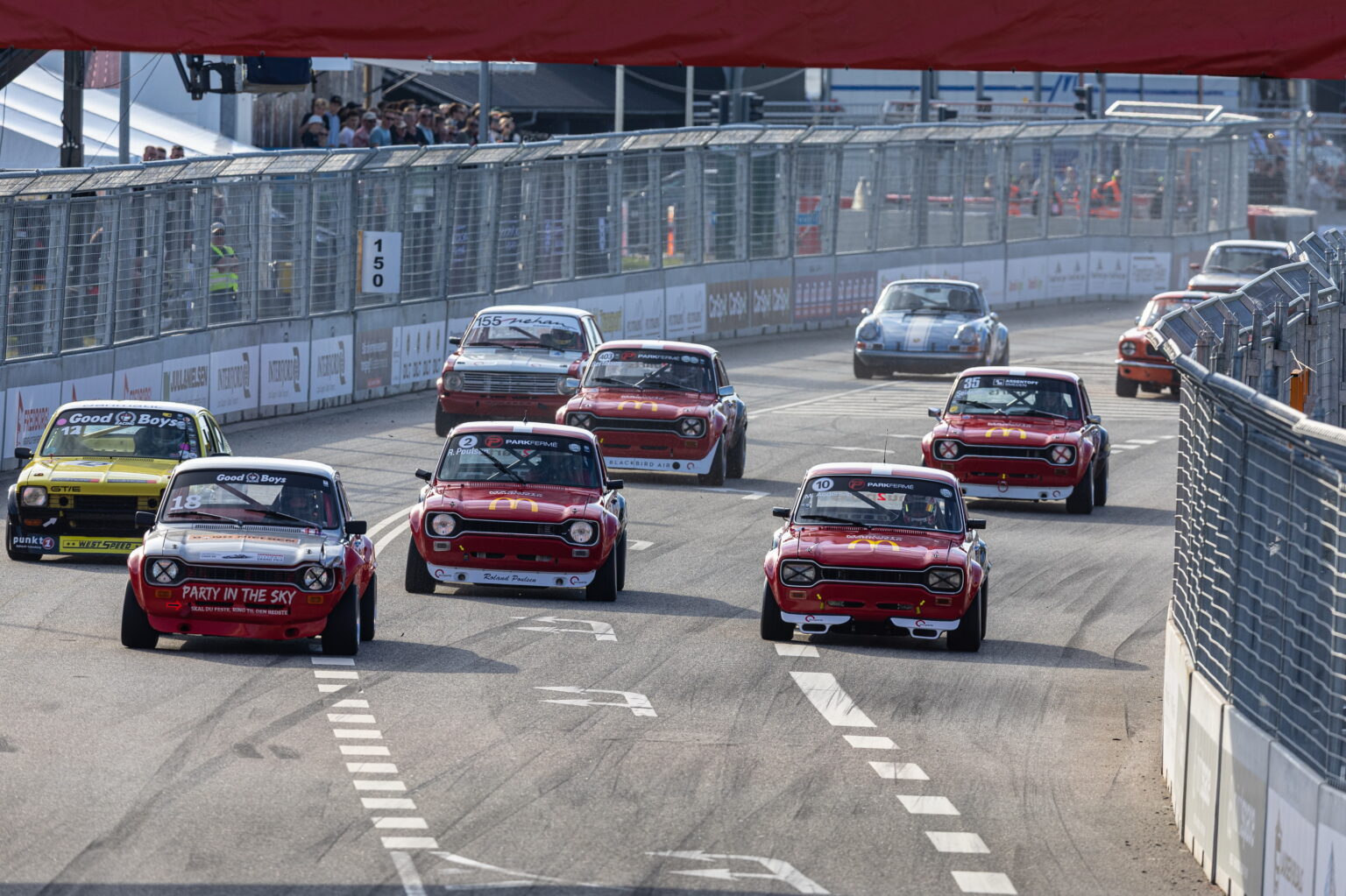 Et-af-de-historiske-felter-paa-vej-ned-ad-Vognmagervej-ved-Classic-Race-Viborg-foto-Classic-Race-Viborg-Fototeam.jpg